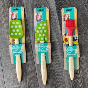 The Pioneer Woman Spatula and Brush Set